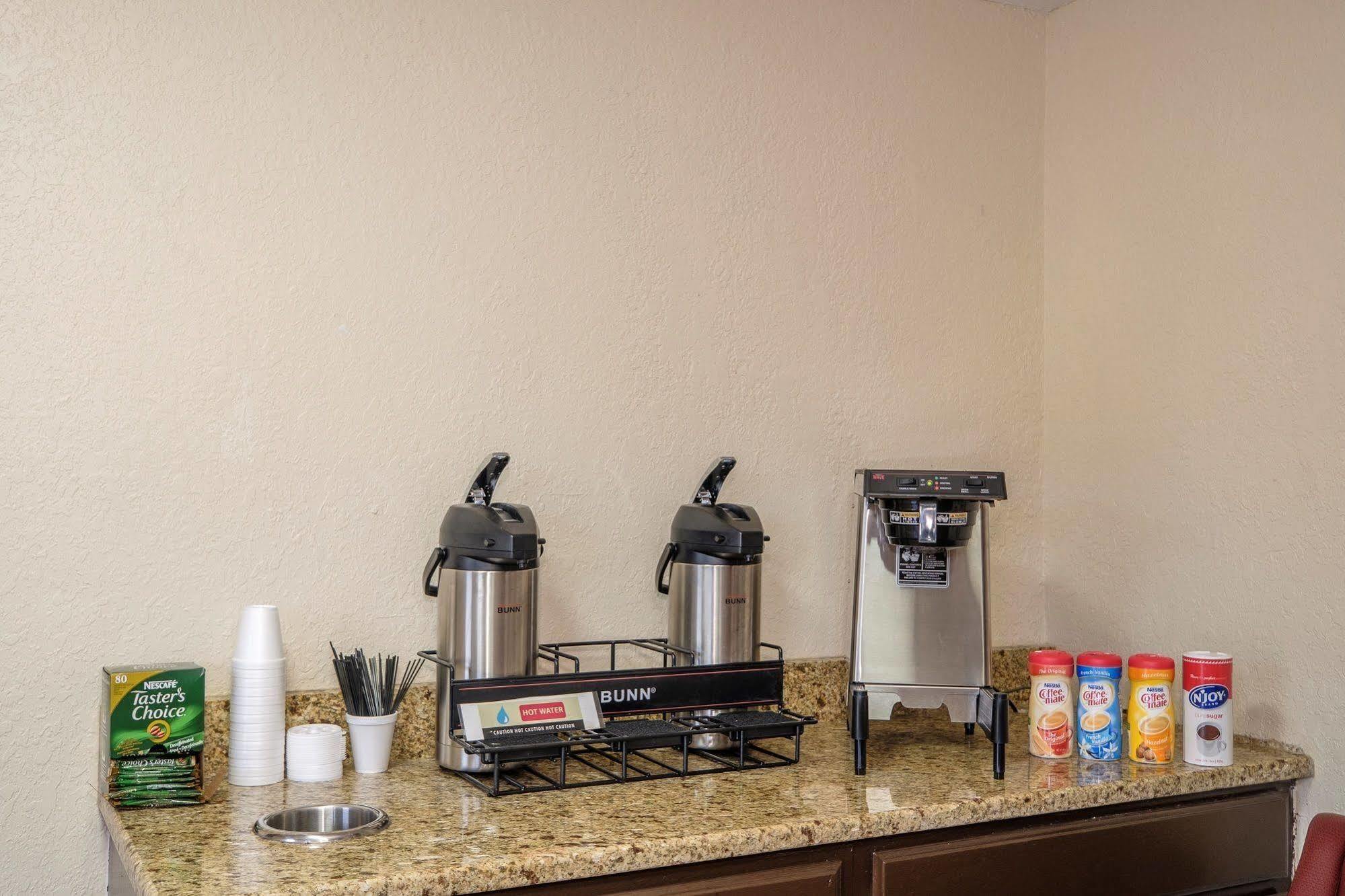 Red Roof Inn Jacksonville - Cruise Port Екстериор снимка